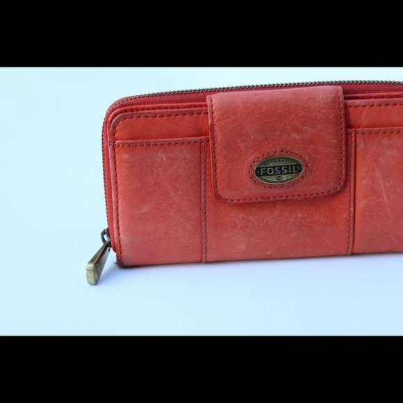 Fossil zip around wallet - Picture 3 of 8